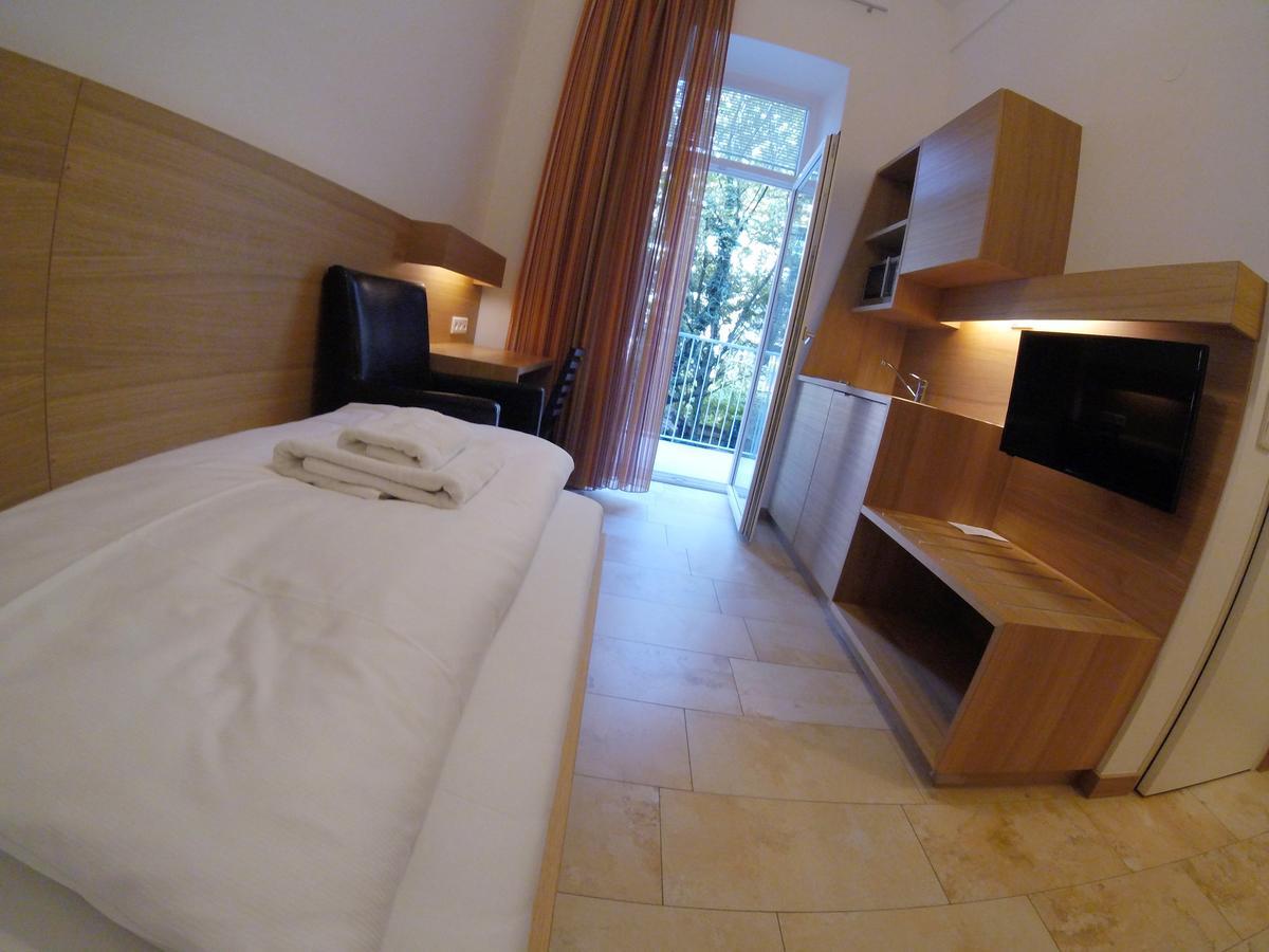 Aton Graz