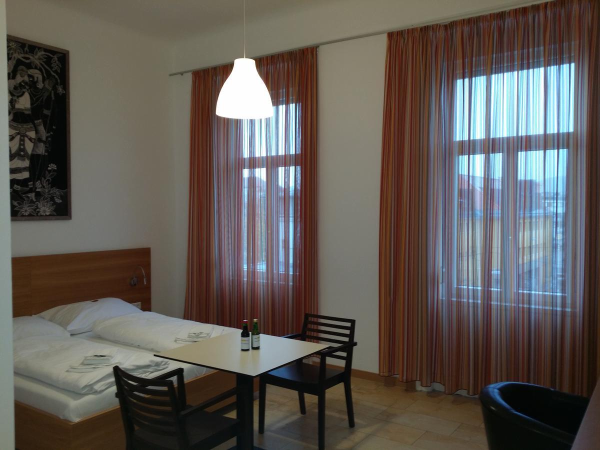 Aton Hotel